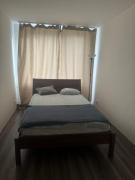 Luxurious private room in Flat close to Airport and City Center