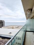 Black & White - Endless Summer Mamaia Nord Apartaments