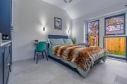 Modern studio w underfloor heating & parking