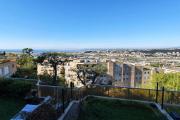 Appartement calme avec piscine Vue mer & montagne