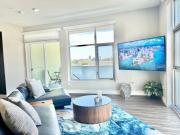 Large Hollywood Corner 2 Bedroom with Private Balcony