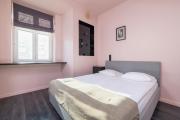 Apartment in Cracow Center with Air Conditioning, Desk and Balcony by Renters