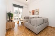 Athenian Gem, Fully Renovated 2 Bedroom Apartment Near Acropolis
