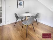 Guildford - 2 Bedroom House - Parking