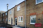 Central Windsor - 2 Bedroom House - Garden