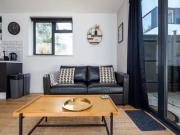 Modern and Bright Home Minutes From Central London - Pass the Keys