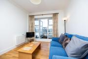 Flat w Balcony & Canal view - 4min to station