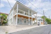 Freshly Renovated Tybee Beach Home:Short Walk to B
