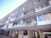 1 Bed Apartment Sleeps 2 - Pool Parking Balcony