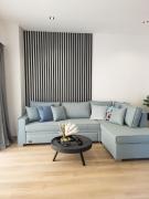 Dahlia Suite - 5 min drive to Piraeus Port