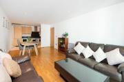 Compact 2 Bed Good Transport Links Compact 2 Bed Good Transport Links
