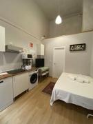 At 20 by Metro from the city centre (B)