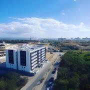 Bahia del Tezal 103b, 1BR Modern condo big rooftop pool walk to beach through Riu hotel