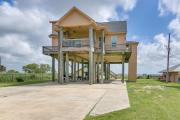 Pet-Friendly Port Arthur Retreat with Fishing Pier!