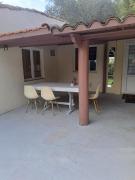 Maison du bonheur calme et verdure