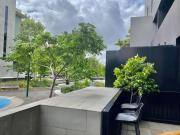 Stunning 2 bed Carlton terrace apartment & carpark