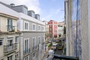 PN New AC! STYLISH & CENTRAL- view to tram 28!