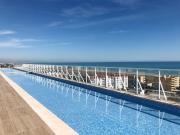 Global Properties, Moderno apartamento con piscina y terraza en la playa de Canet