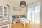 Sunny Apartment with Parking & Garden by Renters