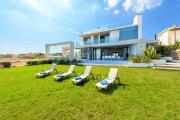 Luxury villa by the sea with heated pool