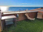 Front de mer, vue à 180° sur la méditerranée, accès direct plage