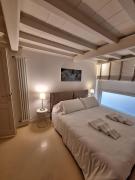 Cozy & Charming Florentine Hideaway