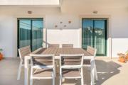 Cascais Sunny with very spacious terrace