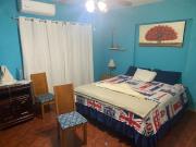 Habitación a media cuadra de la playa.