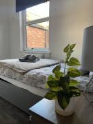 Abington Park 5 Bedrooms with en-suite Abington Park 5 Bedrooms with en-suite