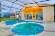 Comfortable Pool Home with Spa & Games Room Close to Disney