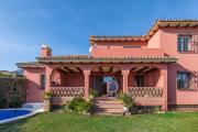 Classic 5 BDRM Andalucian Villa w Pool & Sea View
