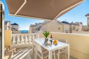 Amazing penthouse on the beach, sea views, WIFI, airconditioning and parking