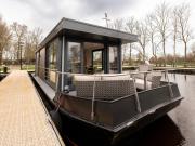 Houseboat in Offingawier with Sea View