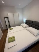 Novi apartmani Škrape u samom centru s parkingom