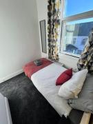 Londonderry - 3 BDR, Sleeps 6, Parking, WIFI, Stockton on Tees city centre