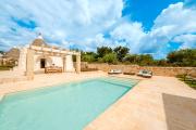 HelloApulia Family Trullo of Silence