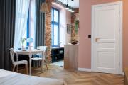 1555 Apartments V 1555 Apartments V