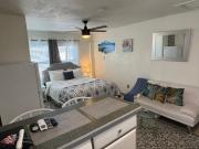 (B) Casa Azul. Minutes from the Beach & Mall