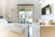 Top Himare