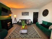 PEACEFUL entire property with luxury jacuzzi pool