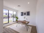 Modern Elegance Spacious 5BR Retreat in Rochedale