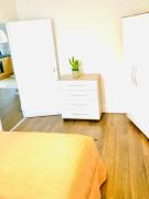 Bright One -Bed for 4 - Abeville Village