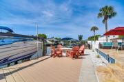 10 Mi to Dtwn Waterfront Home in Tampa with Hot Tub