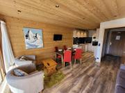 Appartement rénové, au pied des pistes avec parking inclus - FR-1-598-136