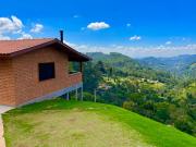 Chalé 2 hidromassagem lareira e cozinha