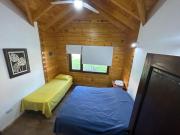 Casa y cabaña vista a las sierras