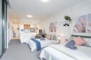 2BR Apt in Hurstville 1Min To Train Station Sleep 8