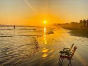 Kitnet Temporada Praia Grande SP - Completa com Wi-fi, garagem rotativa, 1 quadra da praia - no centro comercial Boqueirão