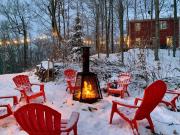 Nature retreat with HOT TUB and lake access & watercraft