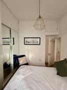 Modern Flat in Victorian West Kensington Mansion